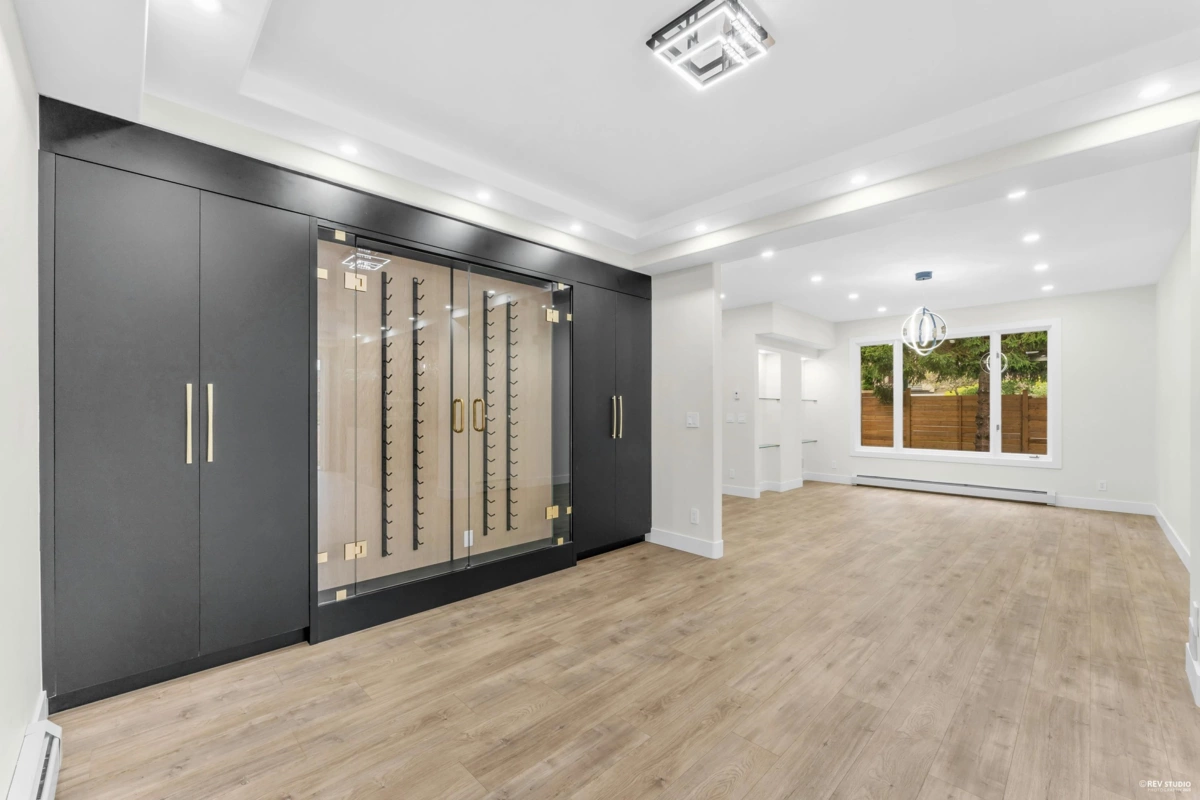 Laundry Room Photo of 14099 28a Avenue, Surrey, BC