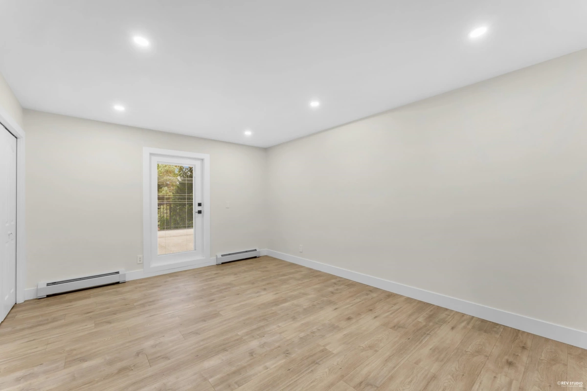 Staircase Photo of 14099 28a Avenue, Surrey, BC