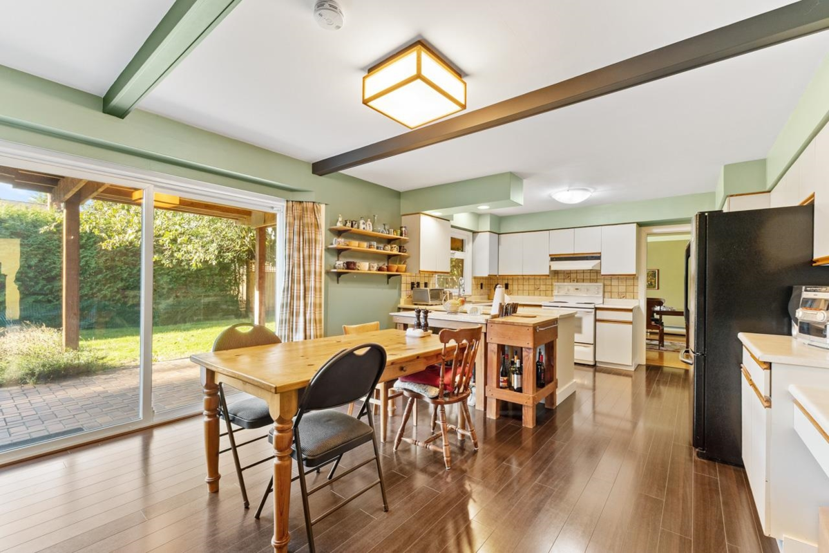 Kitchen Island Photo of 5 Semana Crescent, Vancouver, BC