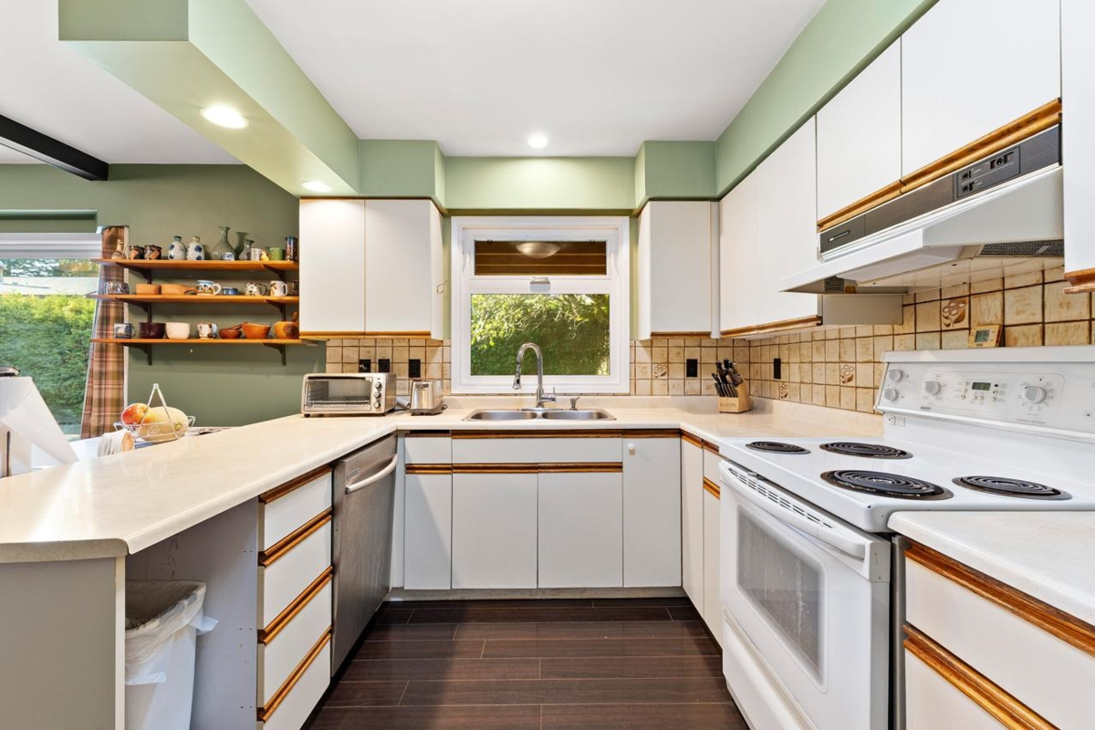 Kitchen Photo of 5 Semana Crescent, Vancouver, BC