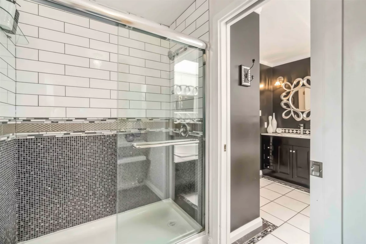 Garage Interior Photo of 4133 Tytahun Crescent, Vancouver, BC