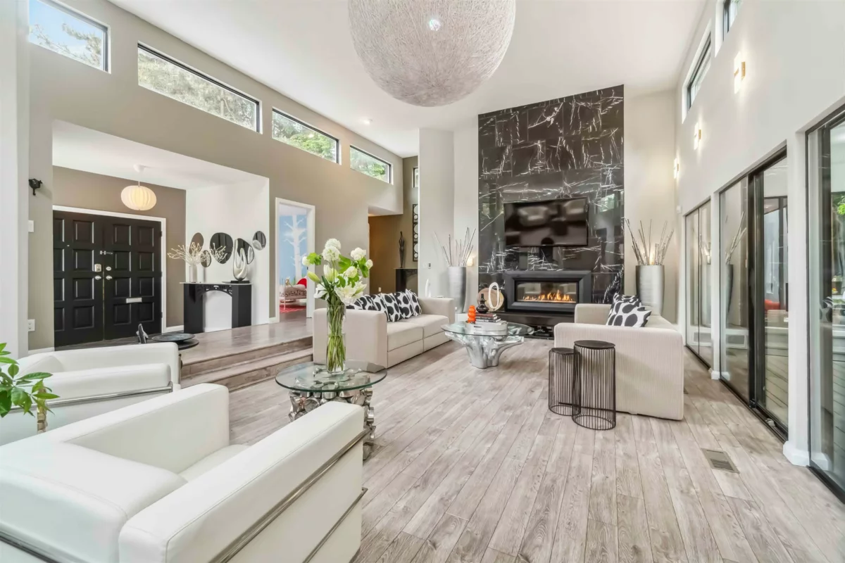 Kitchen Photo of 4133 Tytahun Crescent, Vancouver, BC