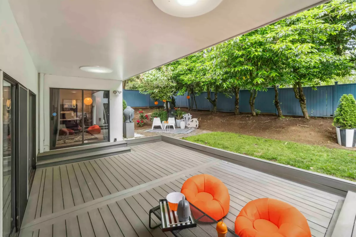 Outdoor Kitchen Photo of 4133 Tytahun Crescent, Vancouver, BC