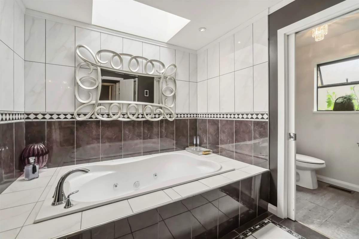 Staircase Photo of 4133 Tytahun Crescent, Vancouver, BC