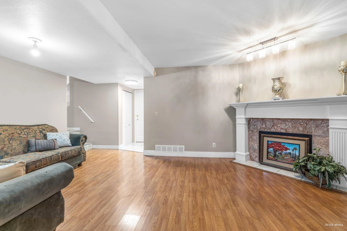 Bedroom 3 Photo of 9087 144 Street, Surrey, BC