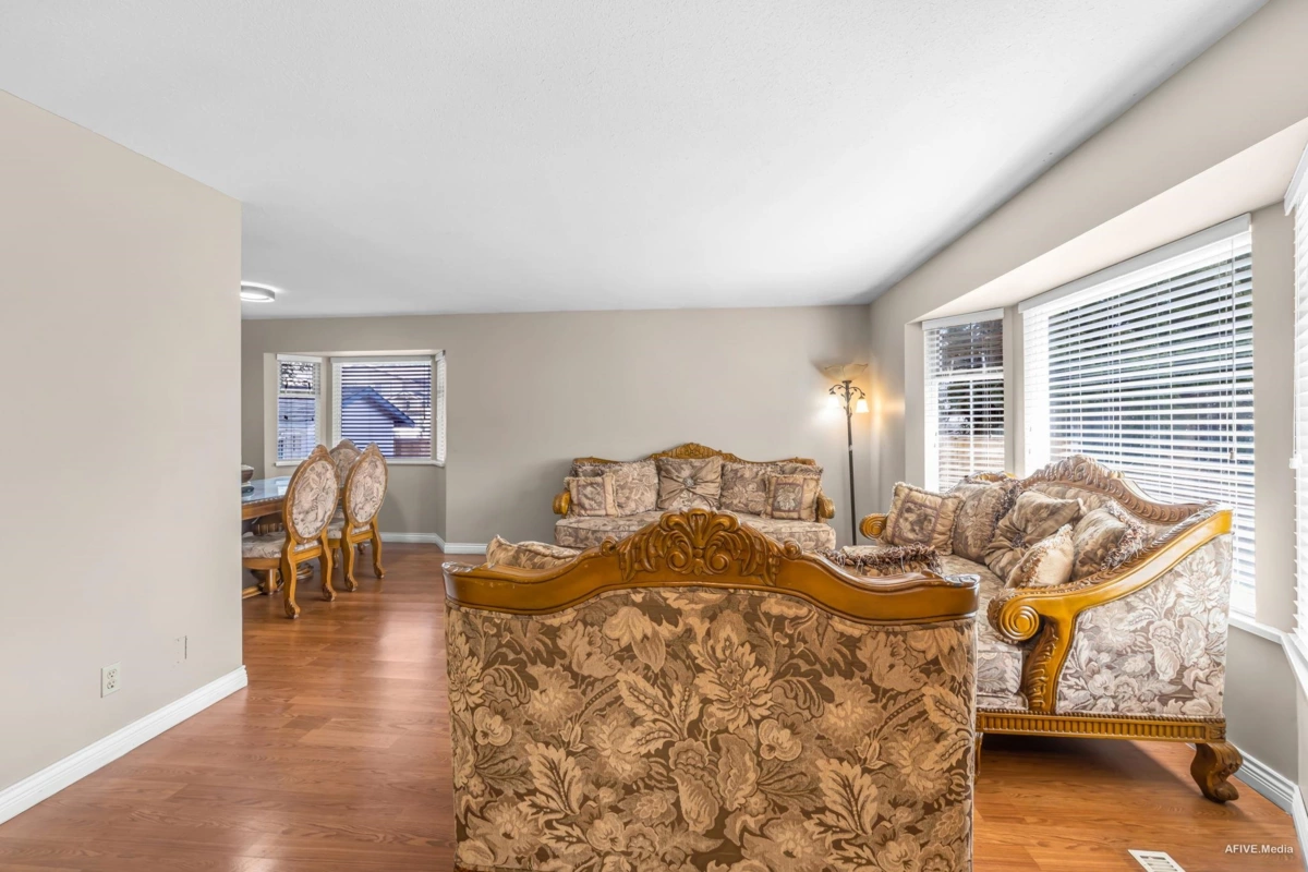 Kitchen Photo of 9087 144 Street, Surrey, BC