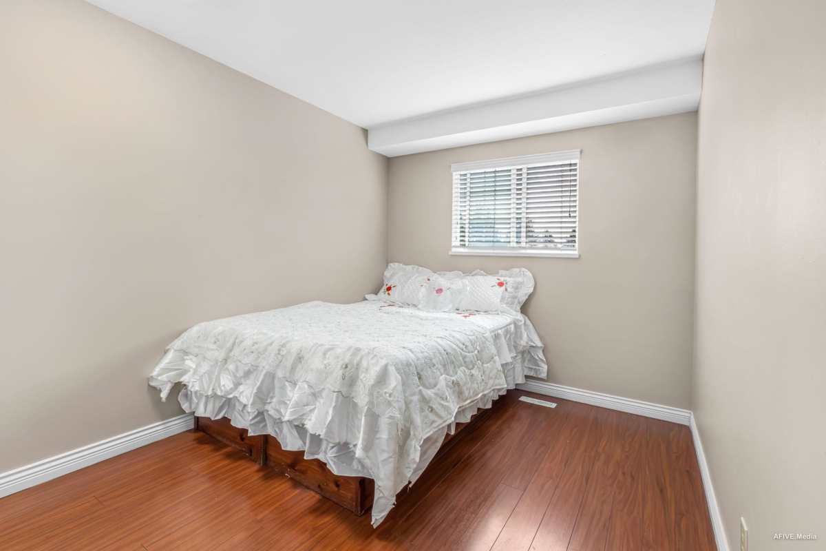 Loft / Bonus Room Photo of 9087 144 Street, Surrey, BC