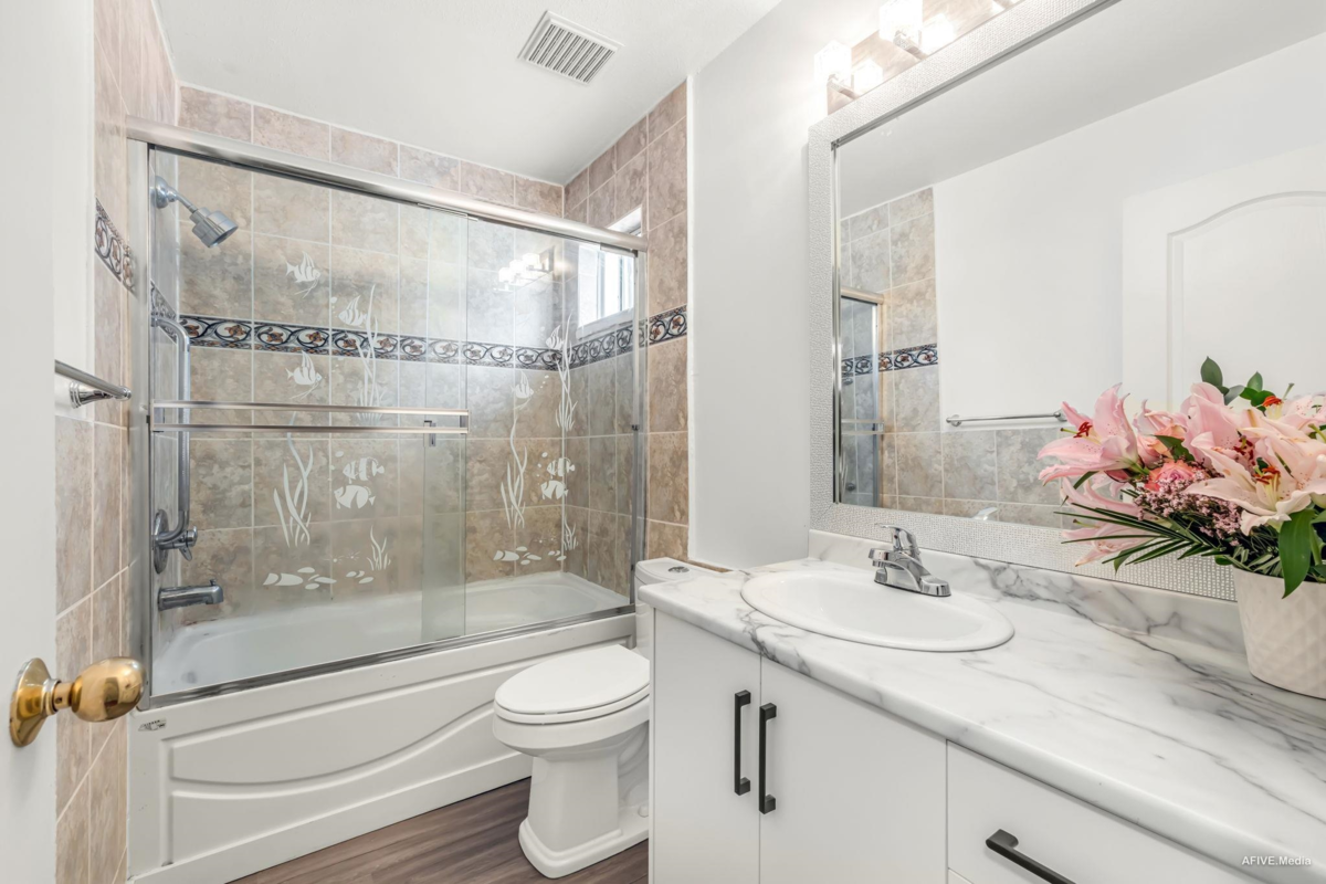 Office / Den Photo of 9087 144 Street, Surrey, BC