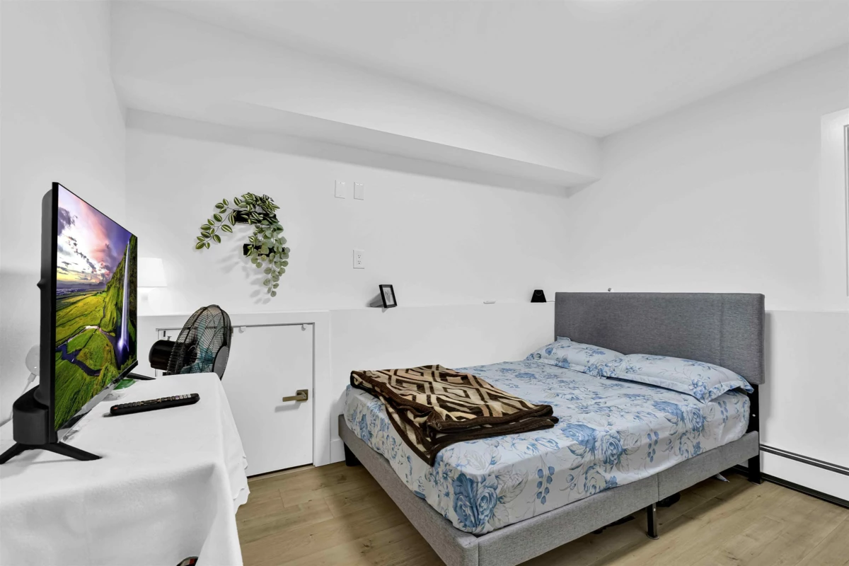 Front Yard Photo of 12927 115a Avenue, Surrey, BC