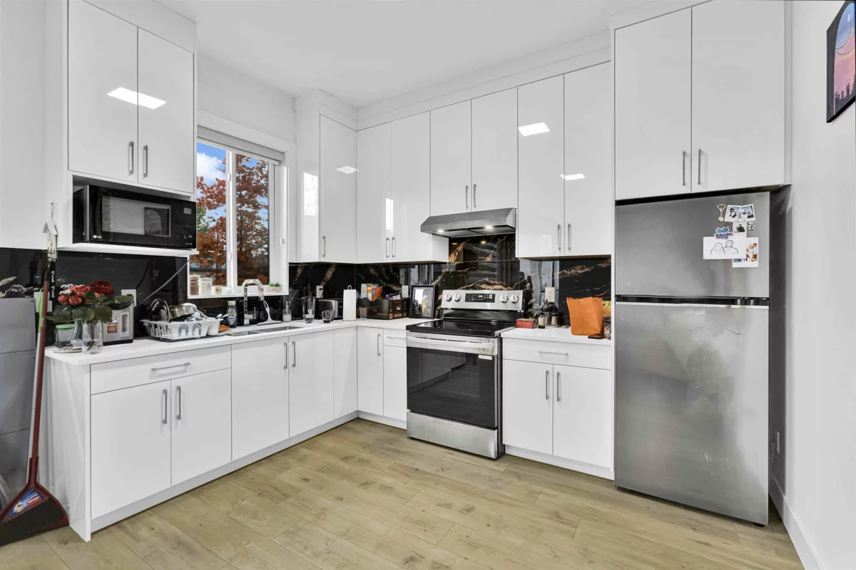 Hot Tub / Spa Photo of 12927 115a Avenue, Surrey, BC