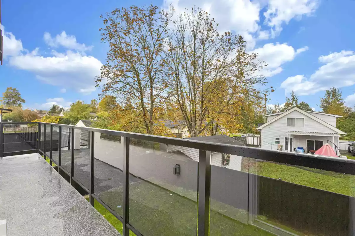 Powder Room Photo of 12927 115a Avenue, Surrey, BC