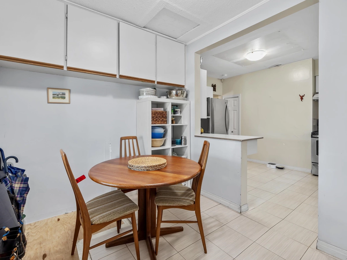Entry Foyer Photo of 4833 Henry Street, Vancouver, BC