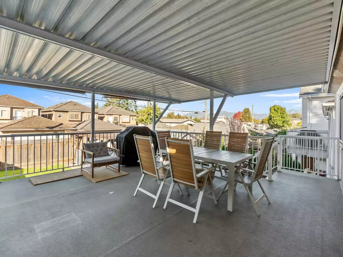 Hallway Photo of 4833 Henry Street, Vancouver, BC