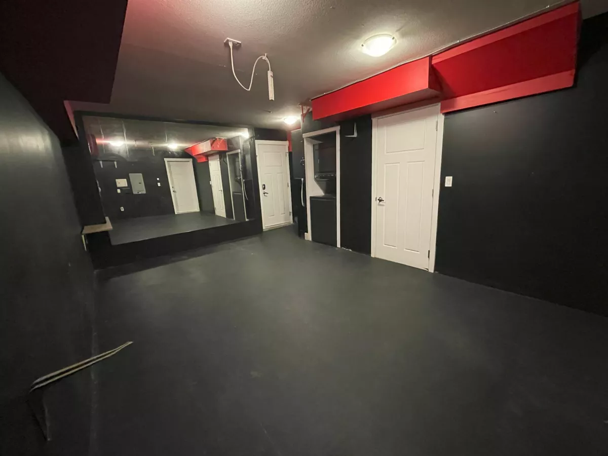 Entry Foyer Photo of 103 1418 Cartier Avenue, Coquitlam, BC