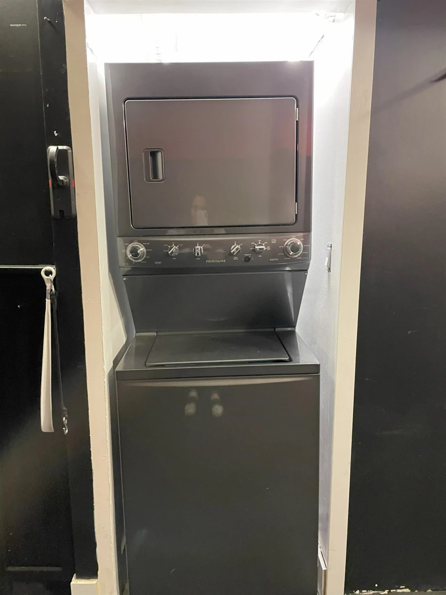 Hallway Photo of 103 1418 Cartier Avenue, Coquitlam, BC