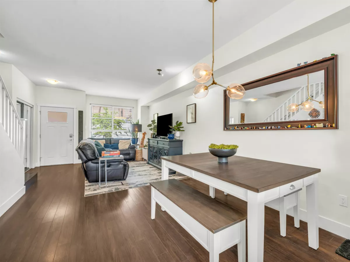 Kitchen Photo of 103 1418 Cartier Avenue, Coquitlam, BC