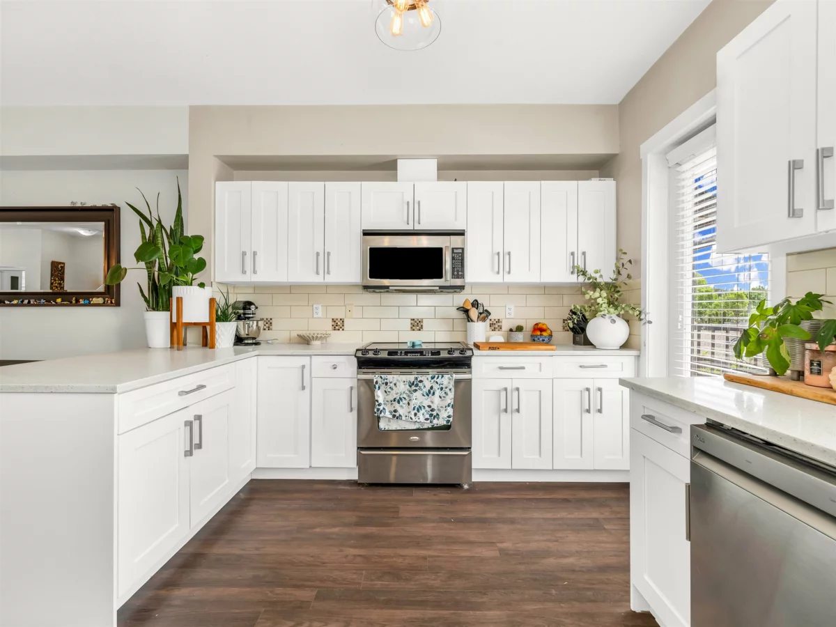 Primary Bathroom Photo of 103 1418 Cartier Avenue, Coquitlam, BC