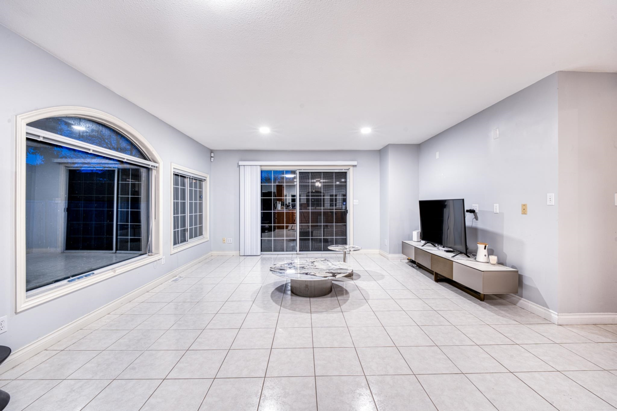 Living Room Photo of 5660 Stefanko Place, Richmond, BC