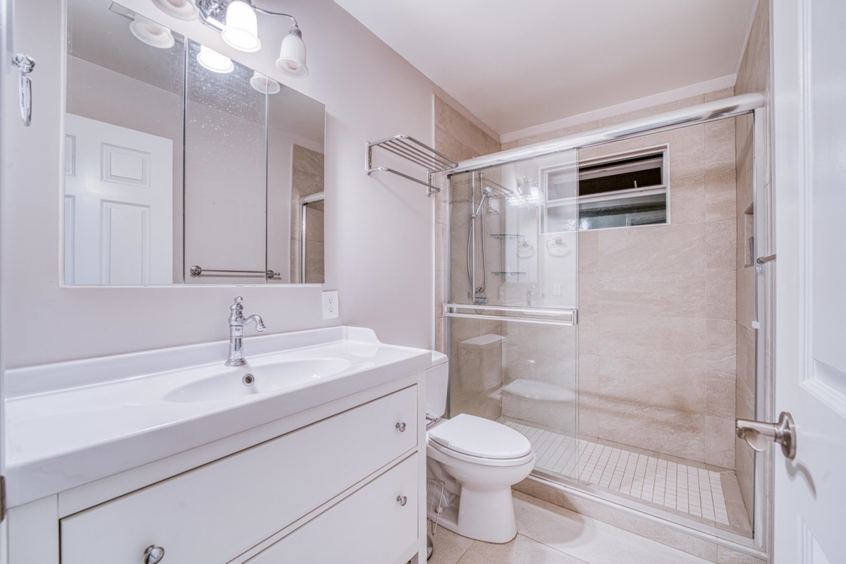 Mudroom Photo of 5660 Stefanko Place, Richmond, BC