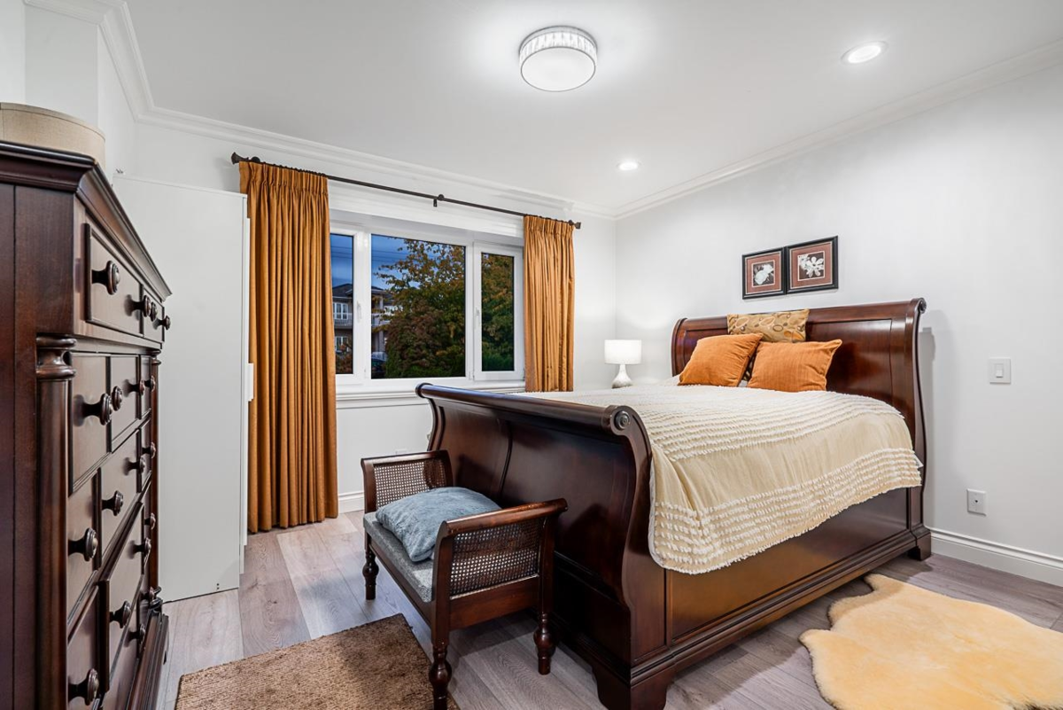 Bedroom 3 Photo of 559 E 4th Street, North Vancouver, BC