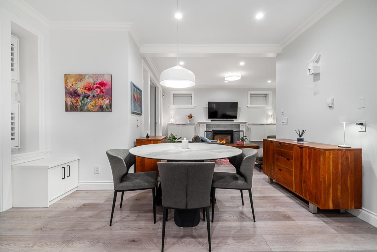 Breakfast Nook Photo of 559 E 4th Street, North Vancouver, BC