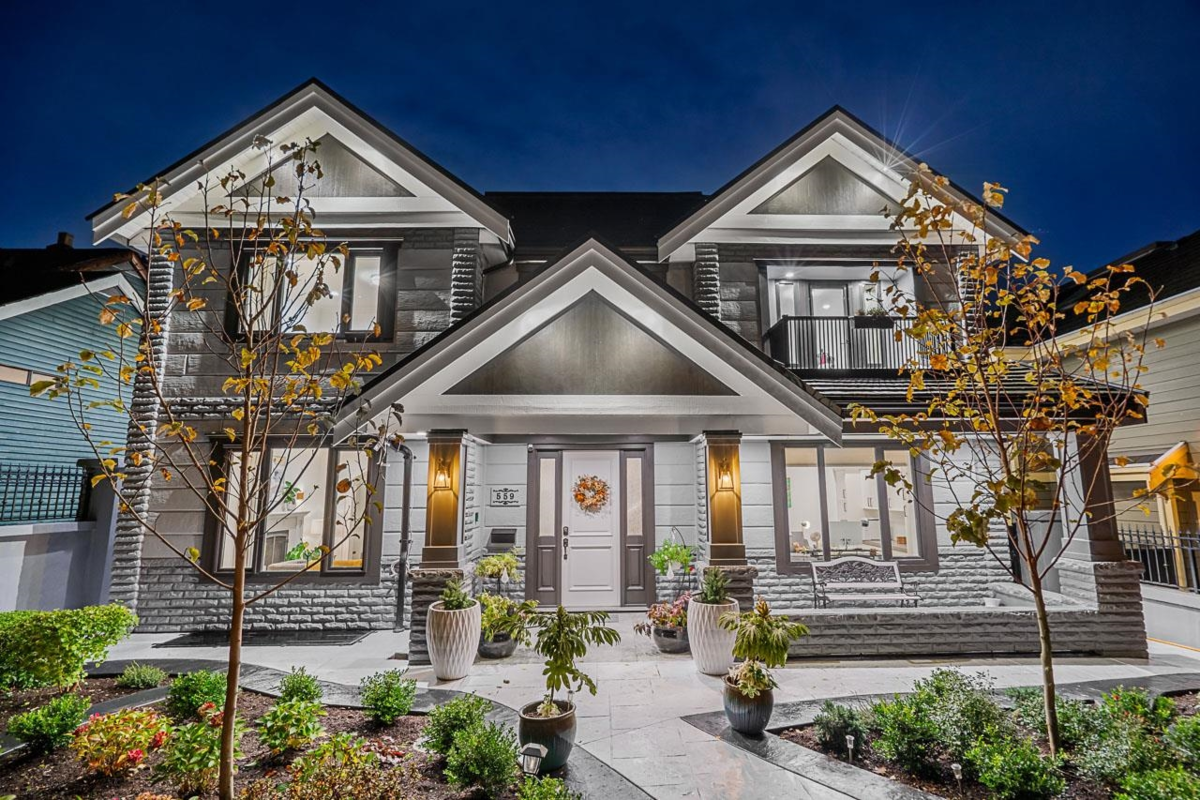 Exterior Rear Photo of 559 E 4th Street, North Vancouver, BC