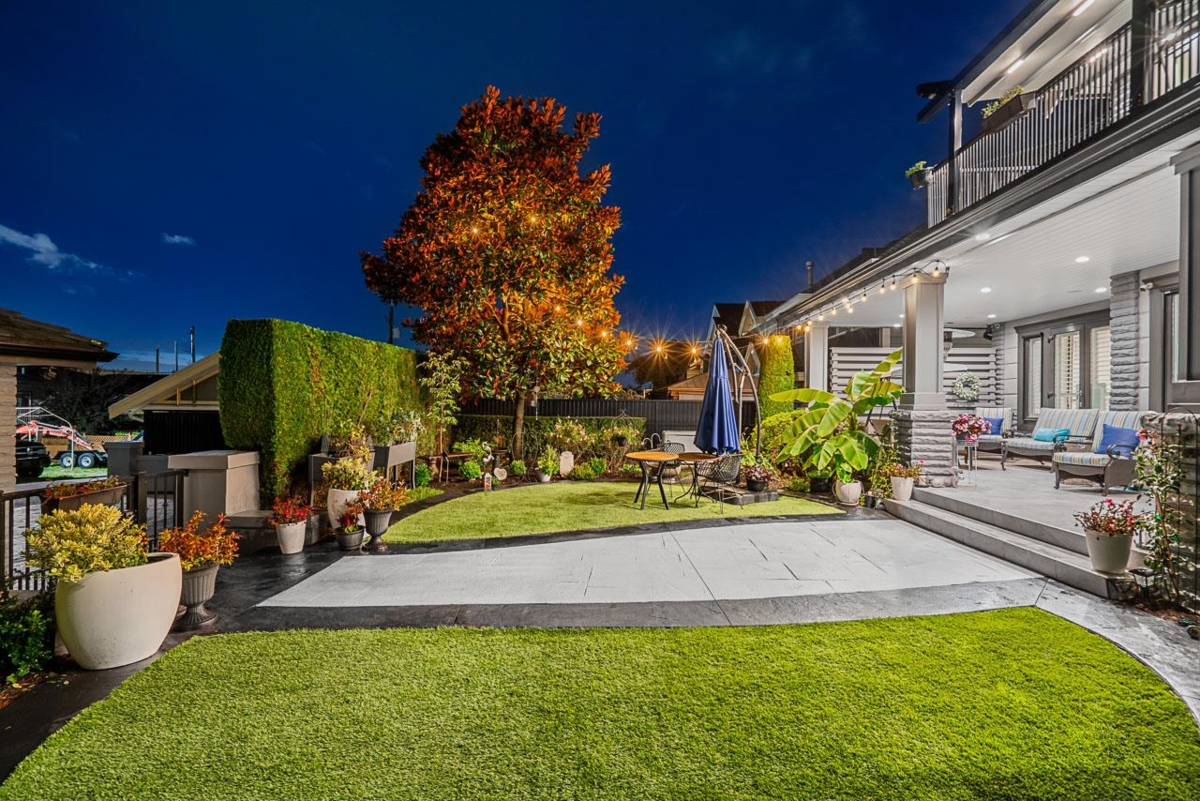 Hallway Photo of 559 E 4th Street, North Vancouver, BC