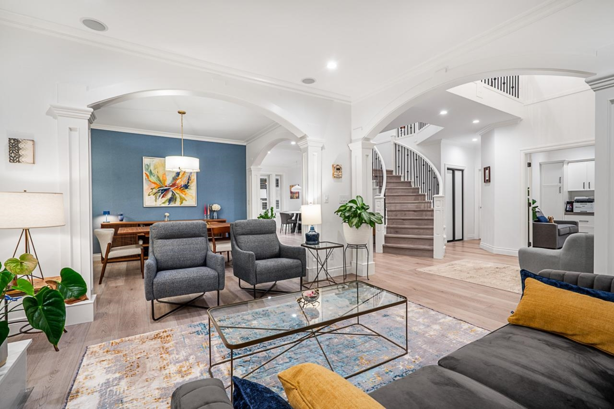 Kitchen Photo of 559 E 4th Street, North Vancouver, BC