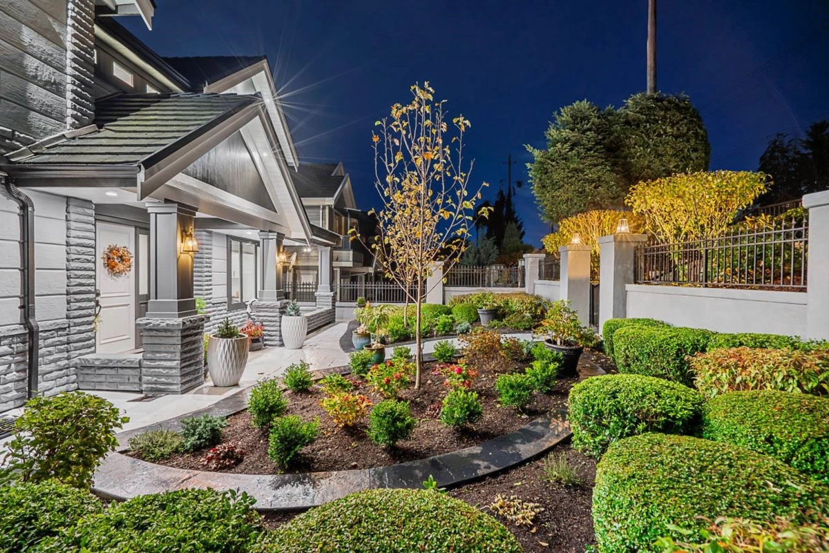 Living Room Photo of 559 E 4th Street, North Vancouver, BC