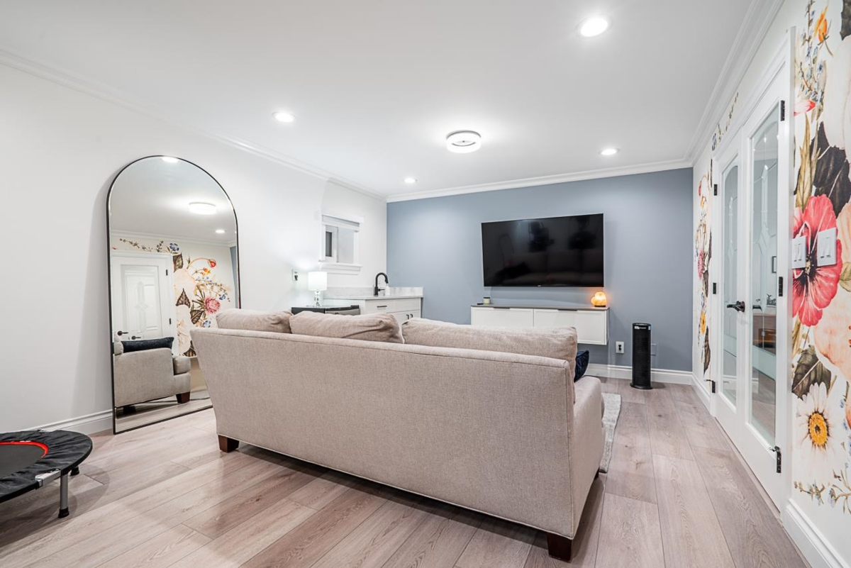 Mudroom Photo of 559 E 4th Street, North Vancouver, BC