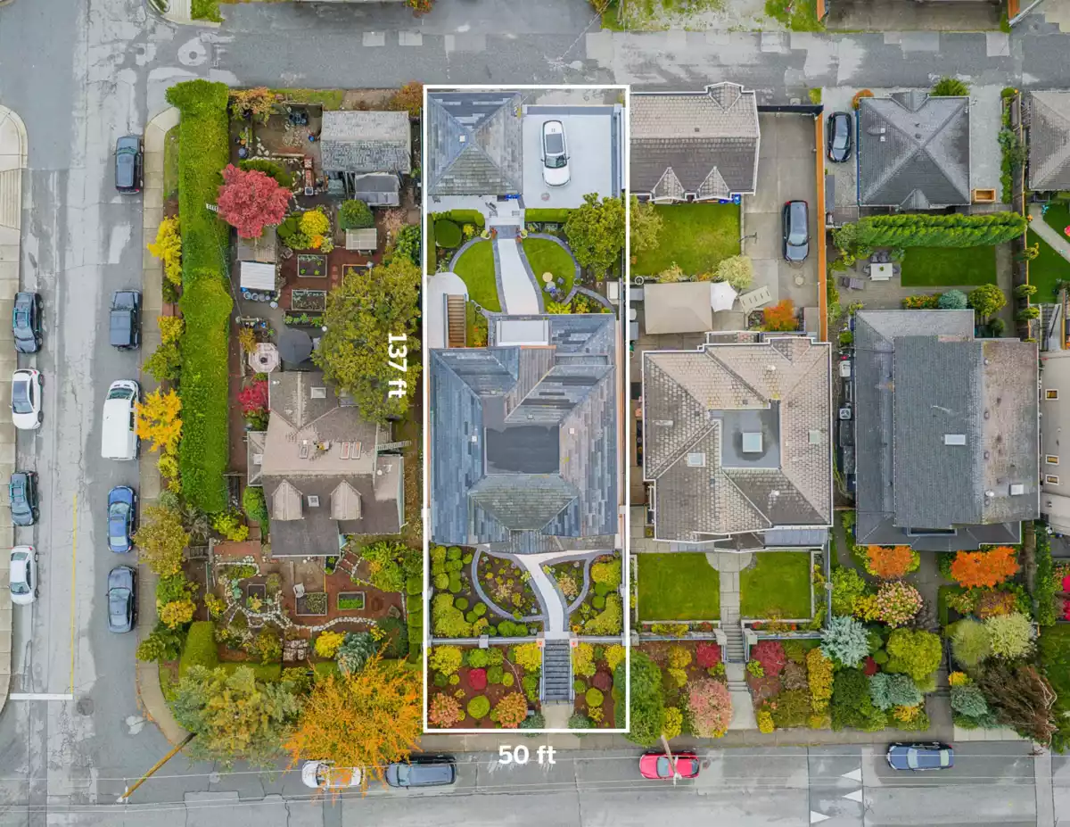 Outdoor Kitchen Photo of 559 E 4th Street, North Vancouver, BC