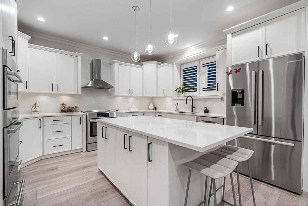 Pantry Photo of 559 E 4th Street, North Vancouver, BC