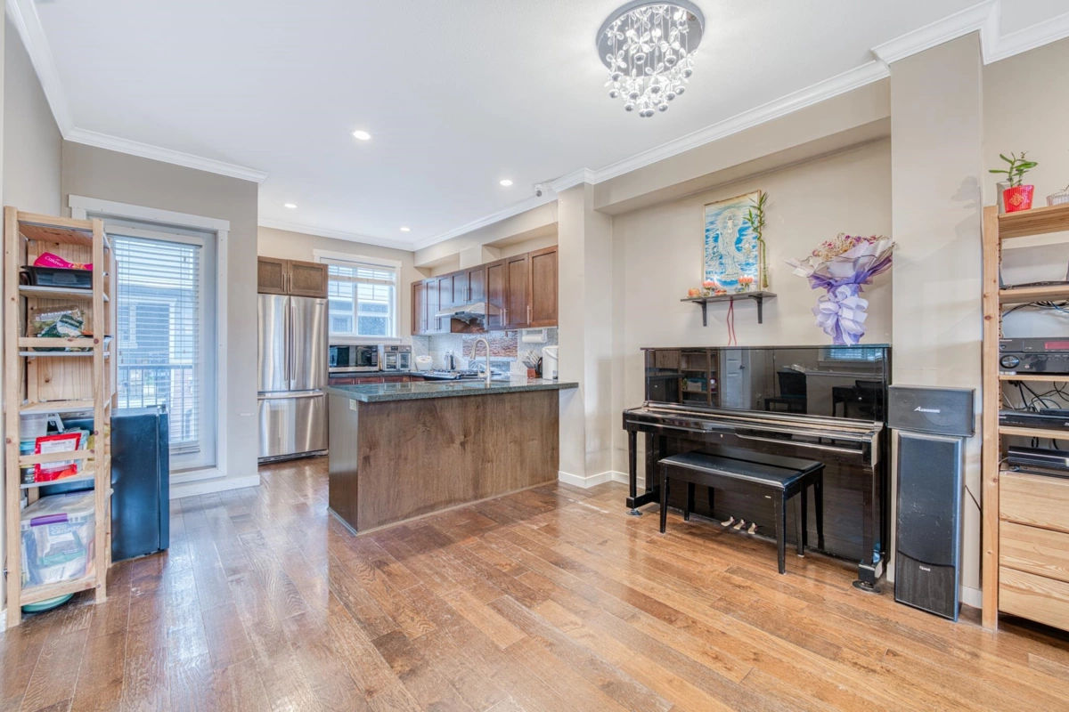 Kitchen Island Photo of 4 9580 Alberta Road, Richmond, BC