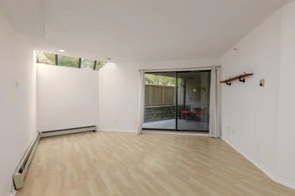 220 1500 Pendrell Street, Vancouver, BC