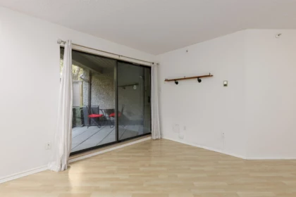 220 1500 Pendrell Street, Vancouver, BC