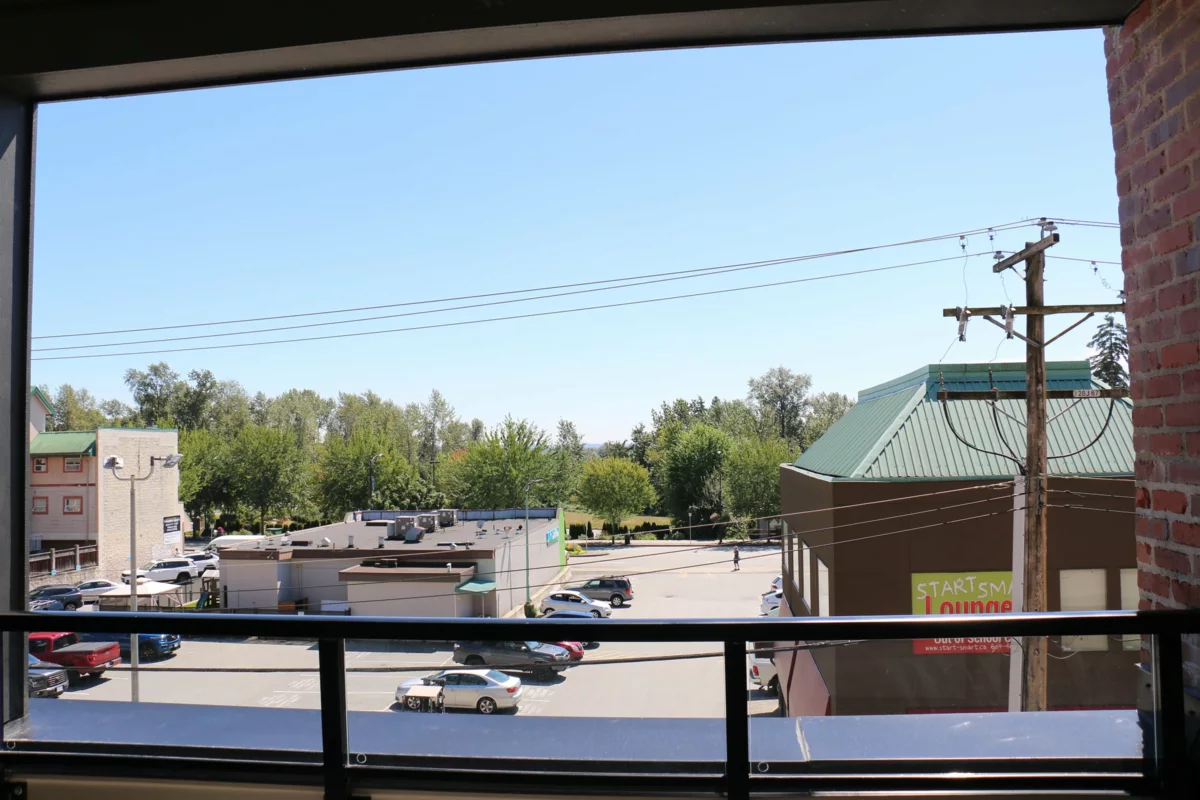 Entry Foyer Photo of 308 22633 Selkirk Avenue, Maple Ridge, BC