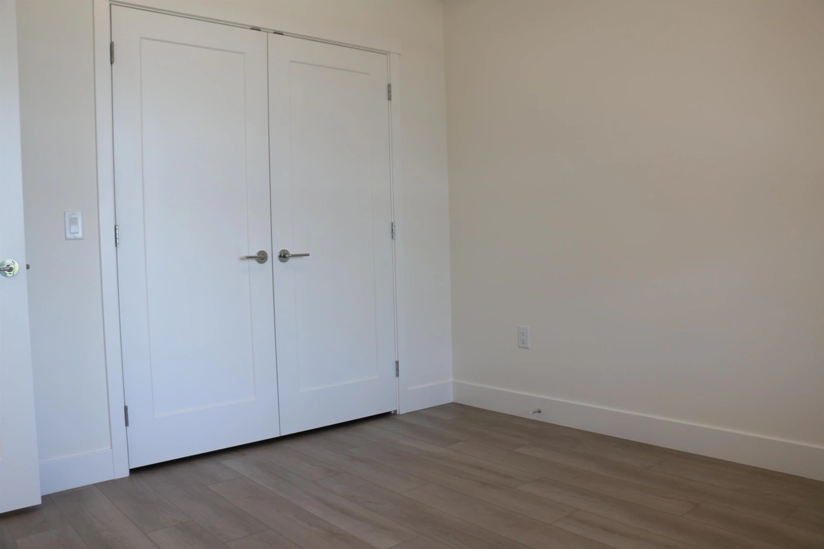 Guest Bathroom Photo of 308 22633 Selkirk Avenue, Maple Ridge, BC