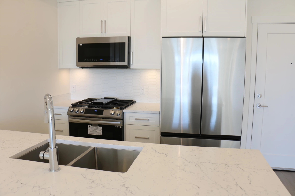 Kitchen Island Photo of 308 22633 Selkirk Avenue, Maple Ridge, BC