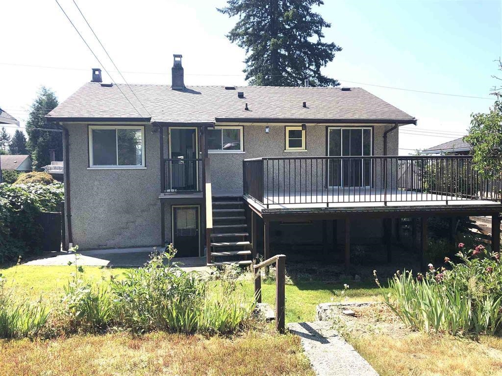 Walk-In Closet Photo of 234 W St. James Road, North Vancouver, BC