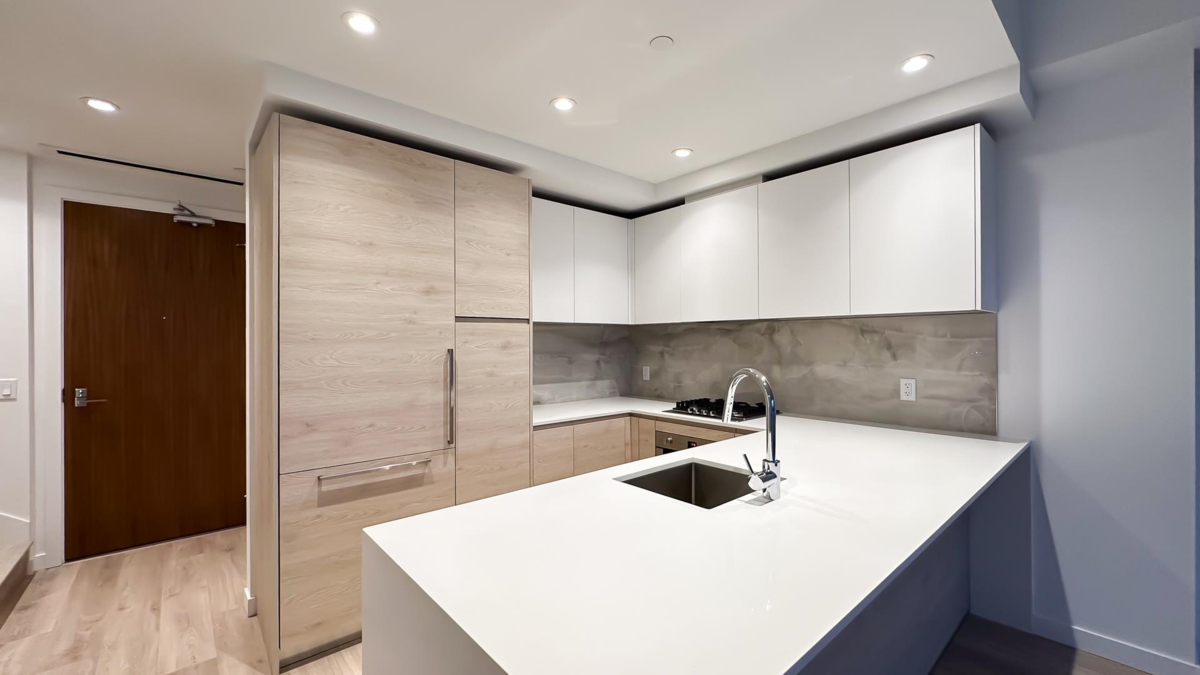 Primary Bathroom Photo of 102 660 Quayside Drive, New Westminster, BC