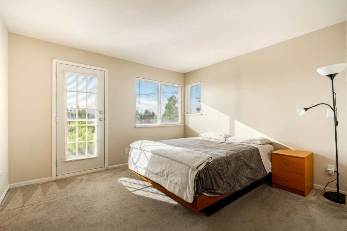 Bedroom 3 Photo of 323 E Keith Road, North Vancouver, BC