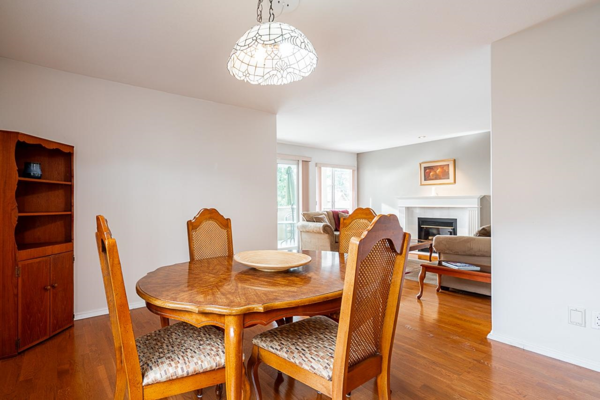 Breakfast Nook Photo of 323 E Keith Road, North Vancouver, BC