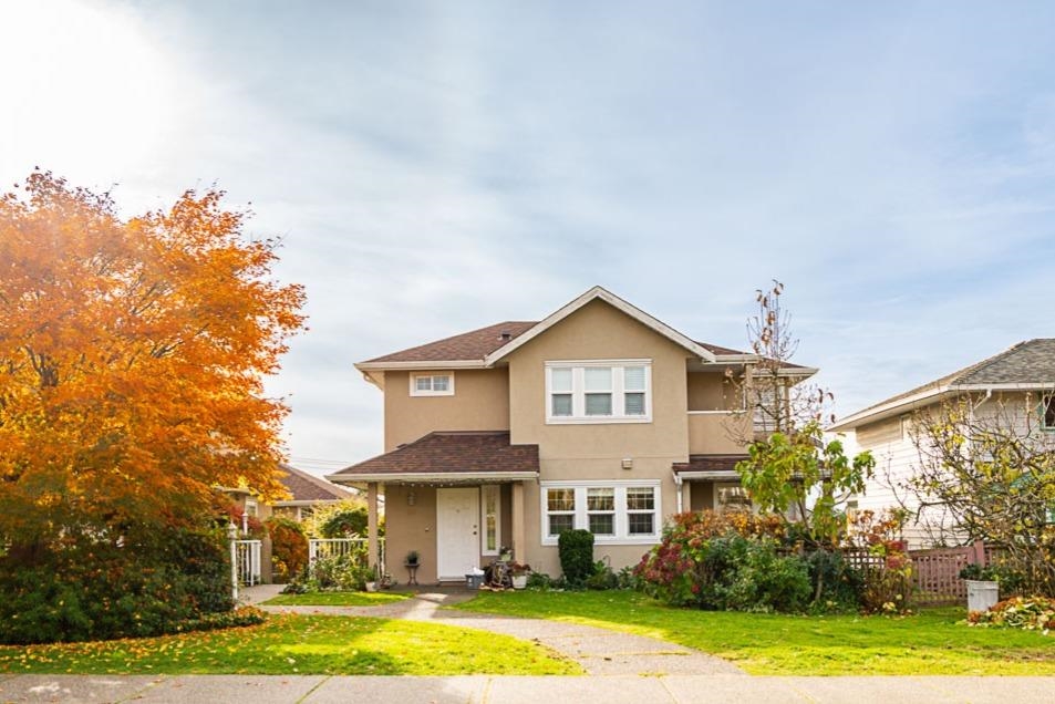 Exterior Front Photo of 323 E Keith Road, North Vancouver, BC