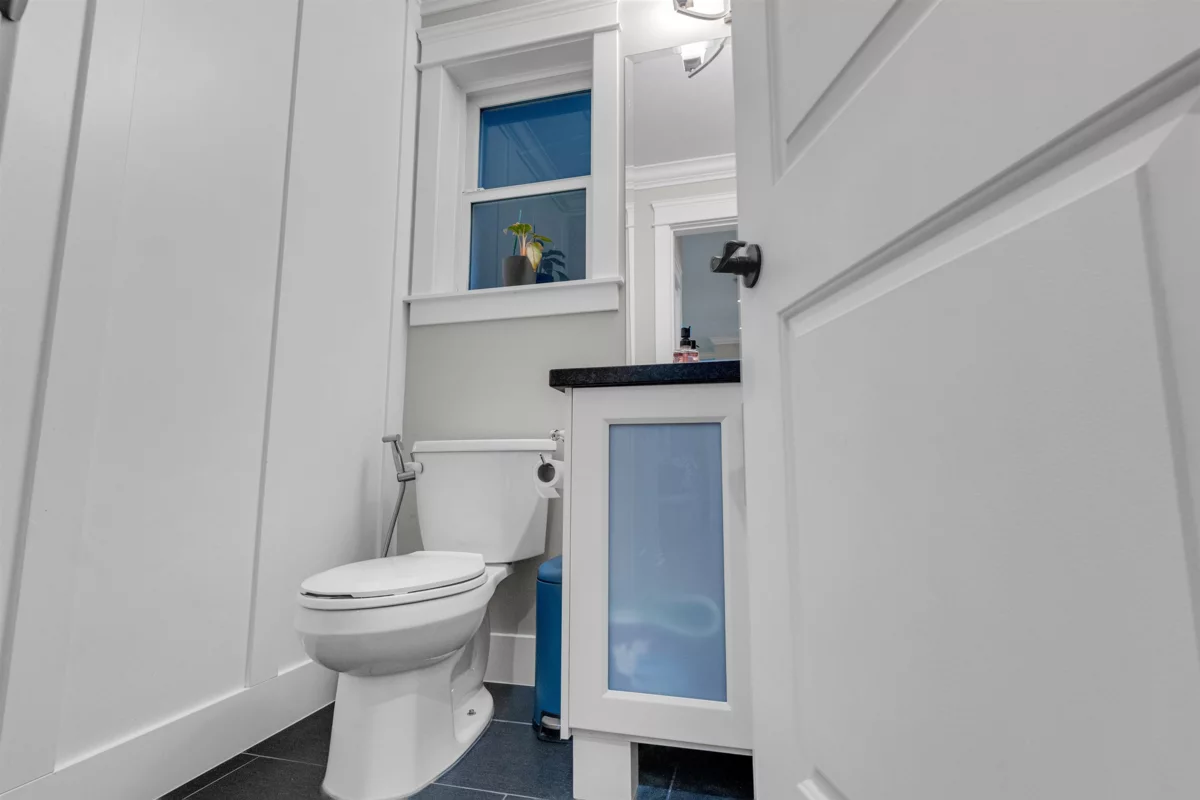 Basement Recreation Room Photo of 21161 80a Avenue, Langley, BC