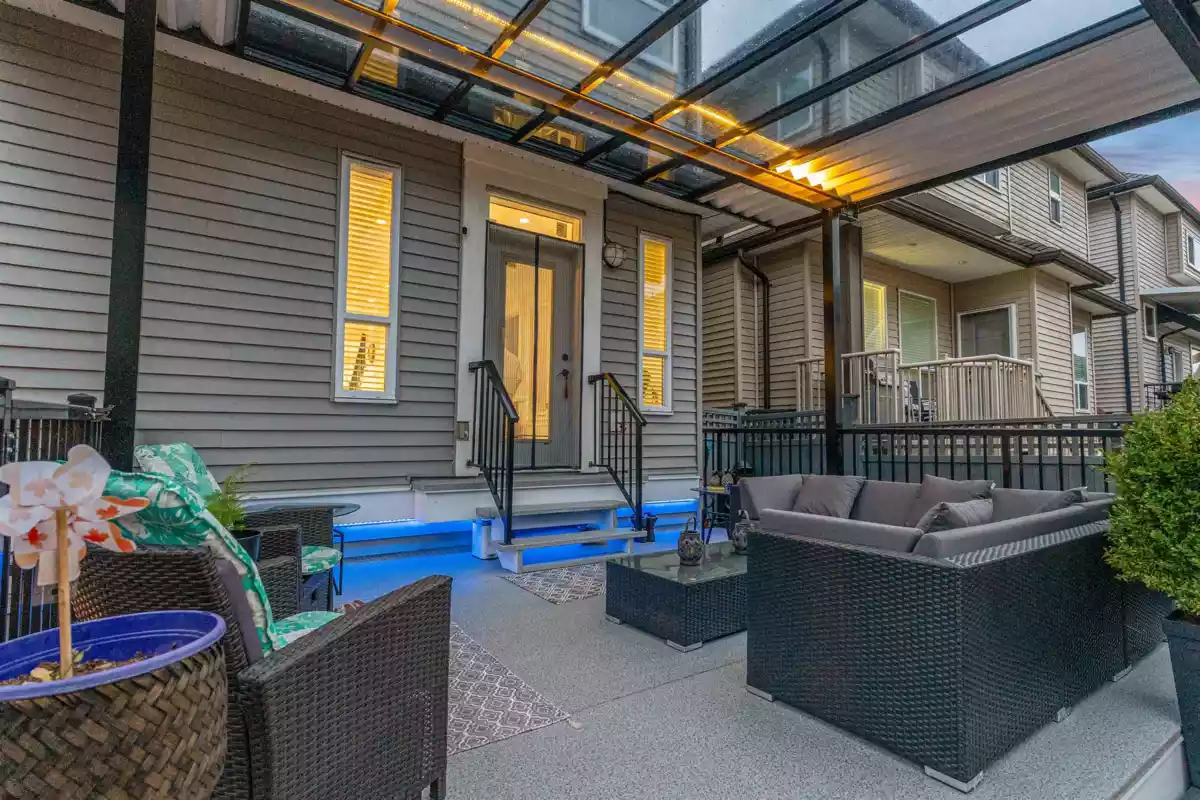 Entry Foyer Photo of 21161 80a Avenue, Langley, BC