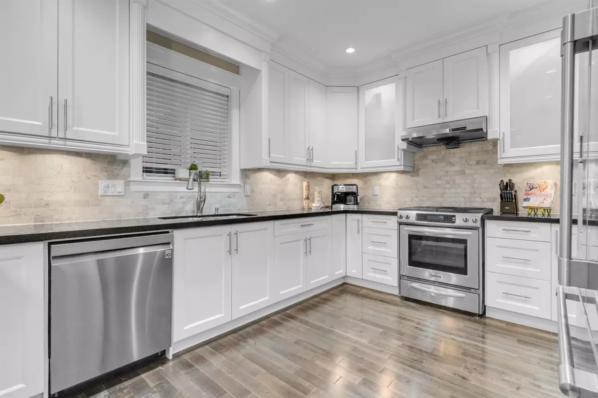 Kitchen Photo of 21161 80a Avenue, Langley, BC
