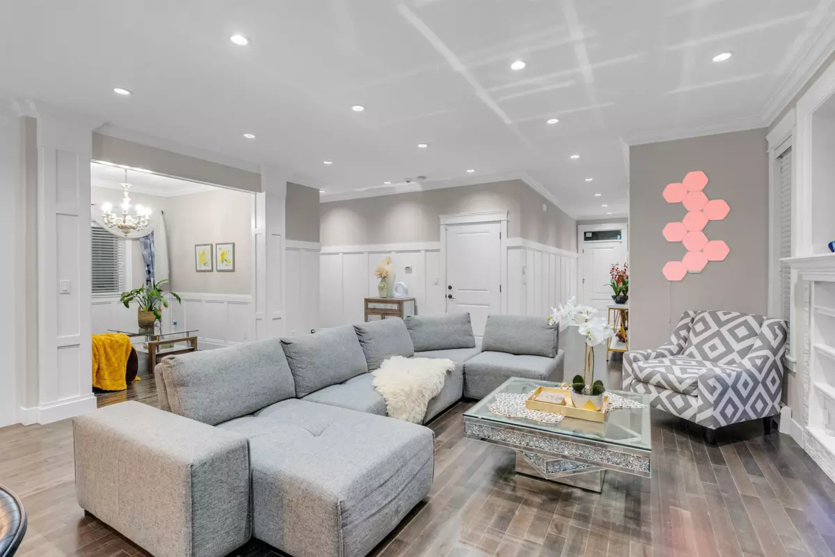 Living Room Photo of 21161 80a Avenue, Langley, BC