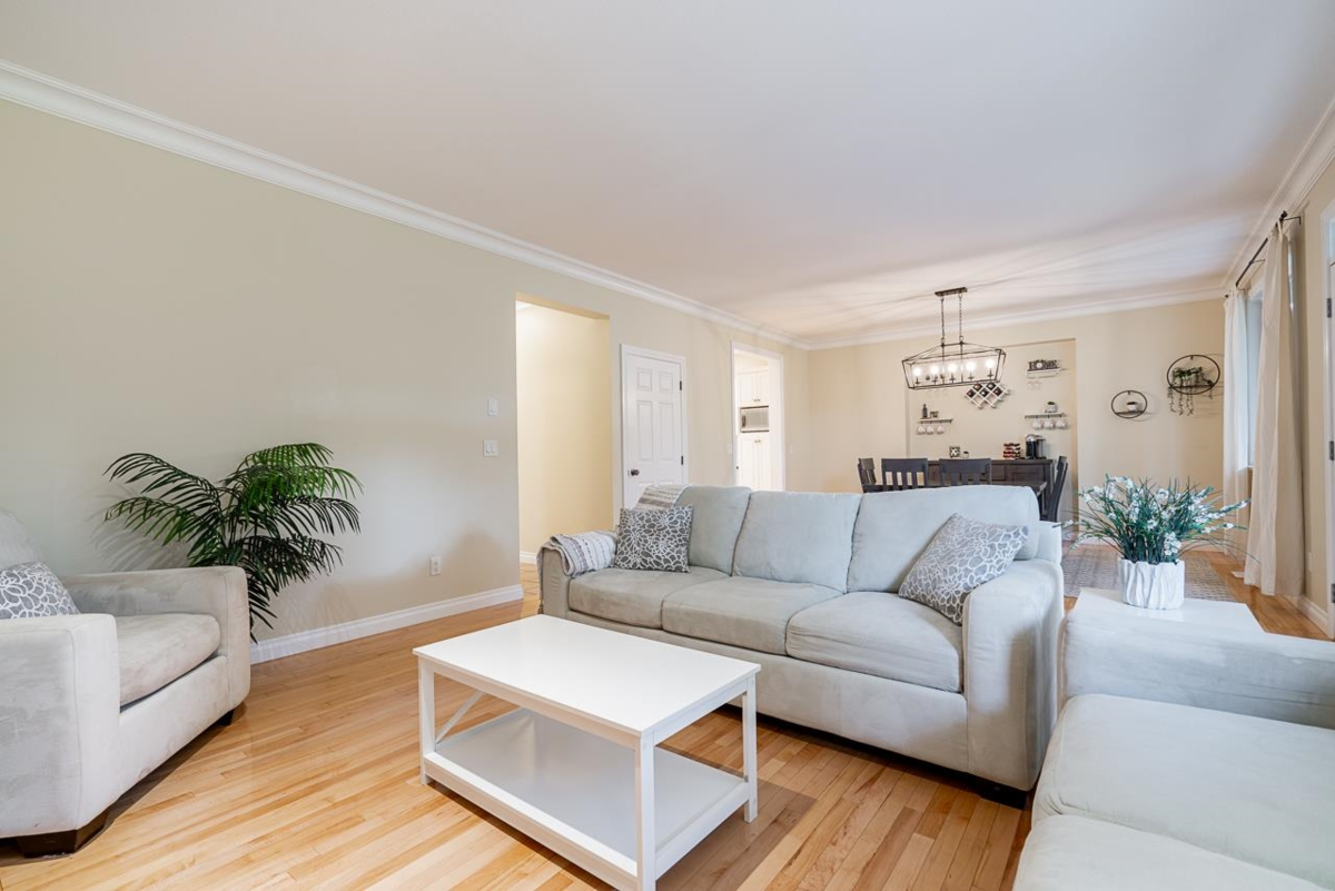 Guest Bathroom Photo of 36086 Shadbolt Avenue, Abbotsford, BC