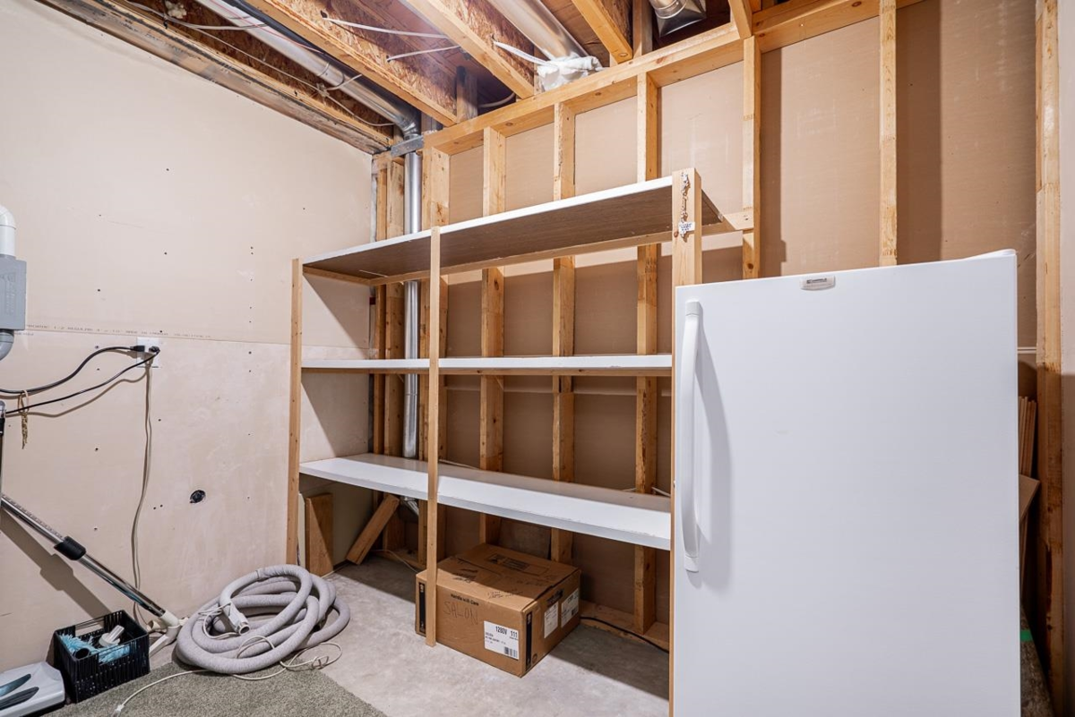 Hot Tub / Spa Photo of 36086 Shadbolt Avenue, Abbotsford, BC