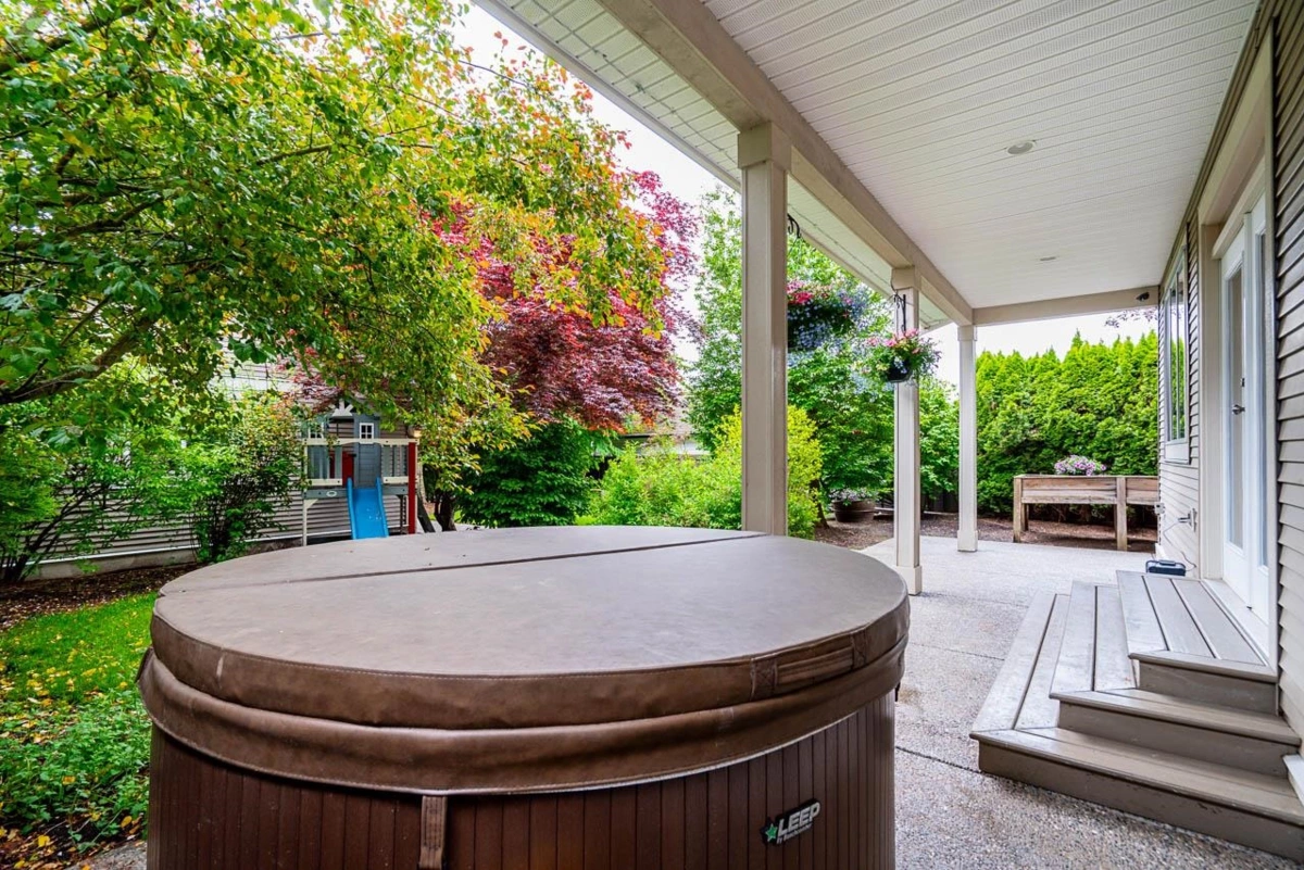 Outdoor Kitchen Photo of 36086 Shadbolt Avenue, Abbotsford, BC